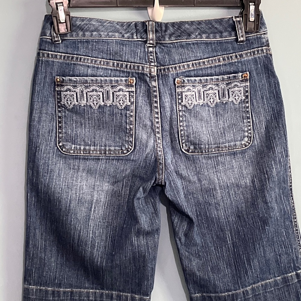 SELLING WHITE HOUSE BLACK MARKET JEAN SHORT SIZE SMALL CONDITION:USED - Picture 4 of 16